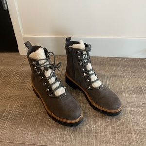 Indigo Rd. Gray Booties